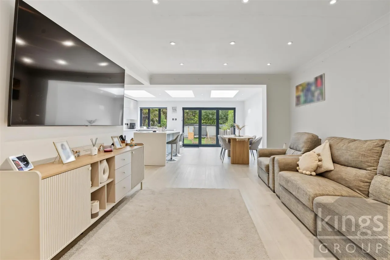 St. Leonards Road, Nazeing, photo 24