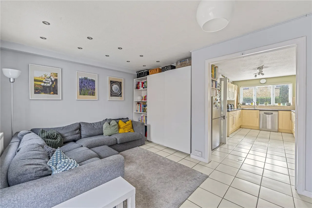 Gresham Road, Hampton, TW12, photo 3