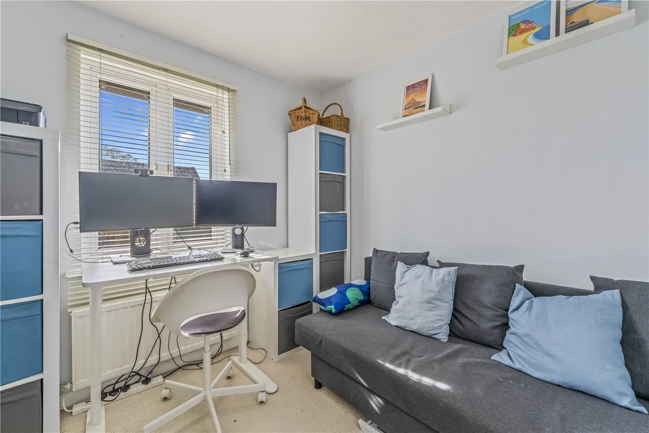 Gresham Road, Hampton, TW12, photo 10