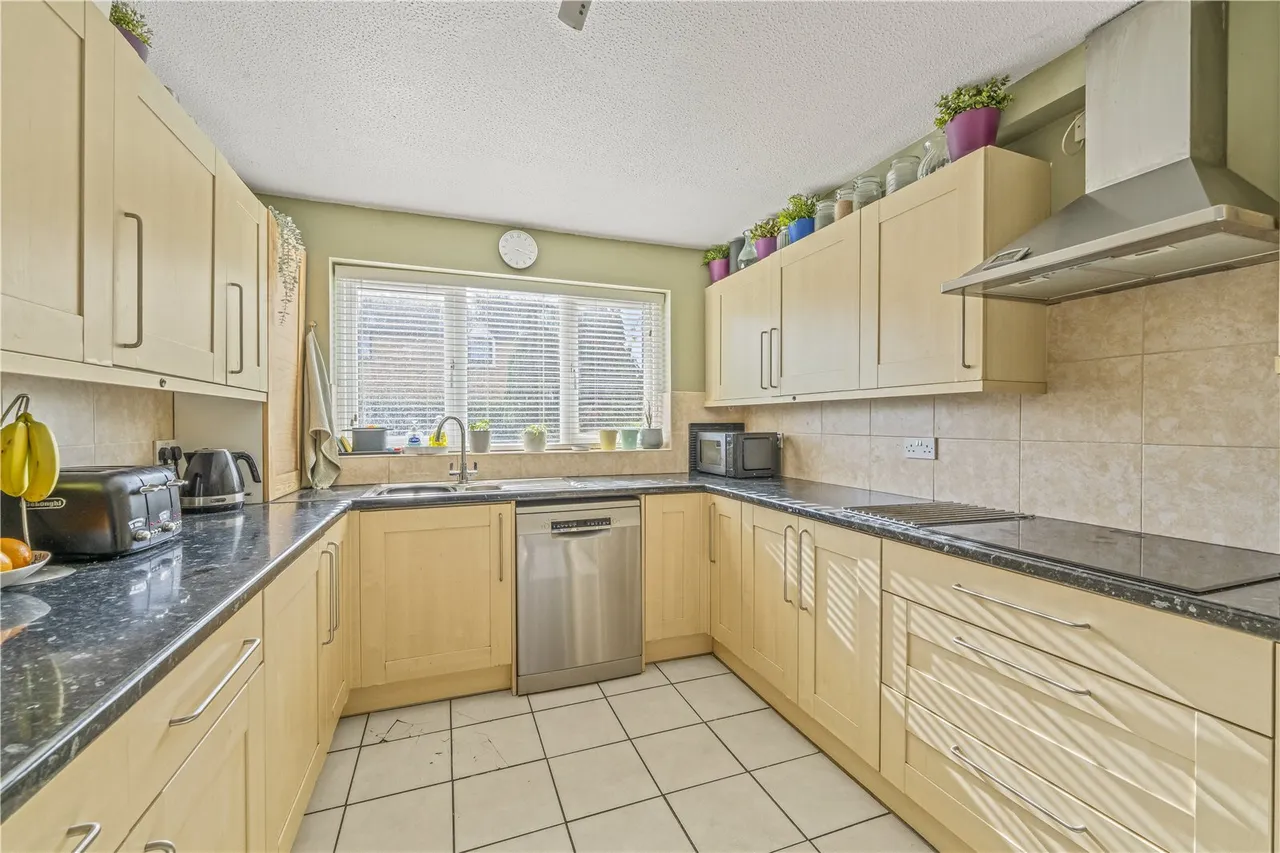 Gresham Road, Hampton, TW12, photo 4