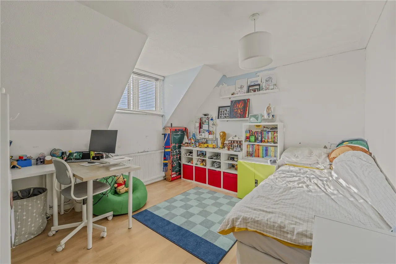 Gresham Road, Hampton, TW12, photo 9