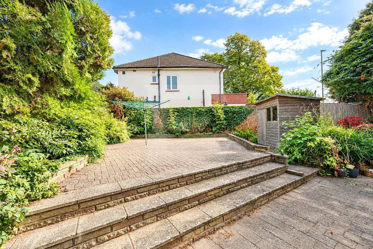Copthall Gardens, Mill Hill, NW7, photo 11