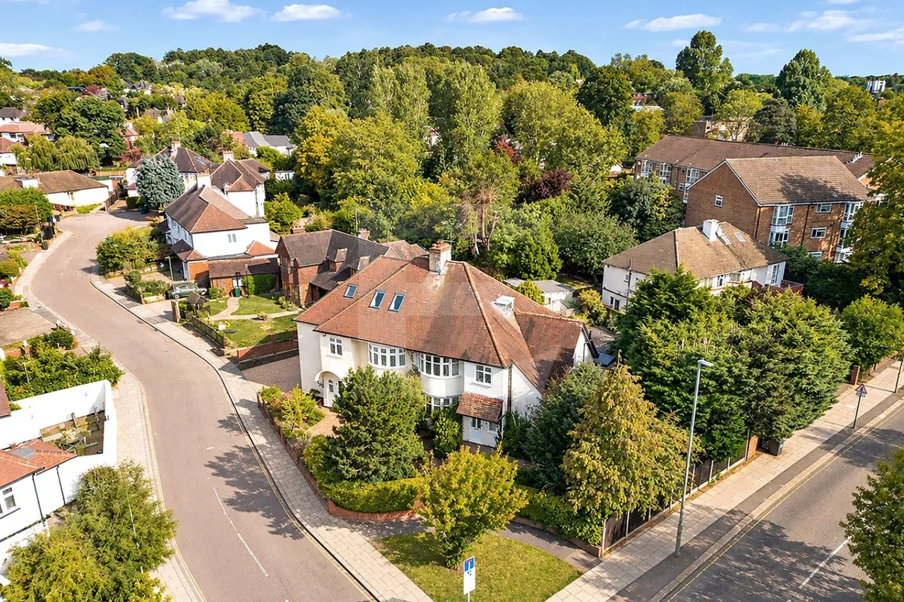 Copthall Gardens, Mill Hill, NW7, photo 23
