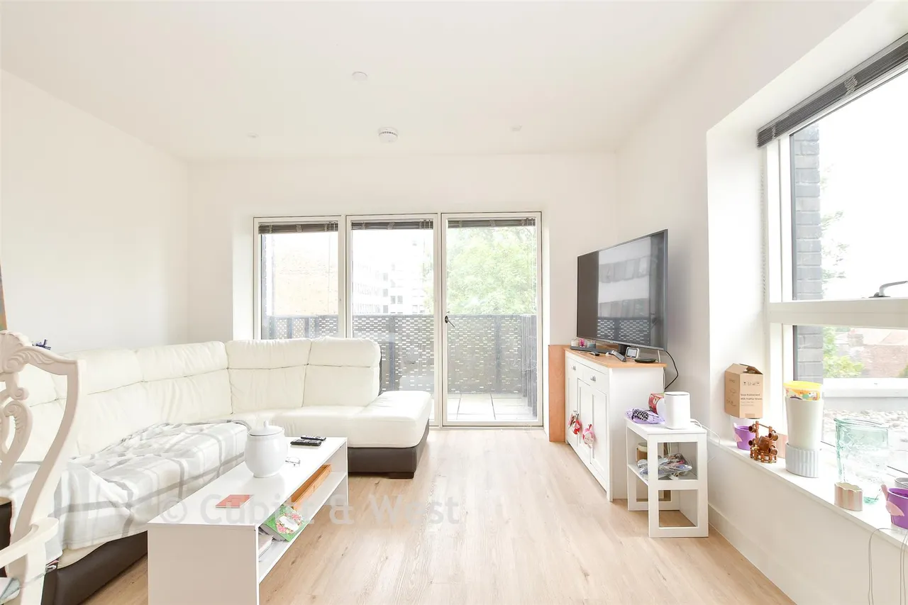 The Boulevard, Crawley, RH10, photo 3
