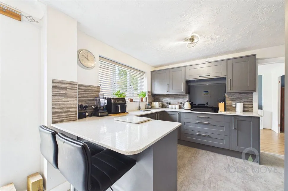 Brunel Drive, Upton, Northamptonshire, NN5, photo 2
