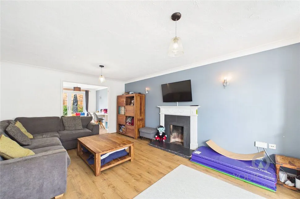 Brunel Drive, Upton, Northamptonshire, NN5, photo 10