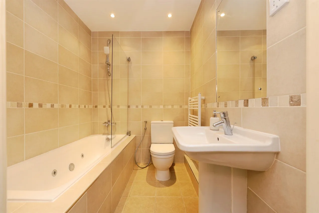 Modena Mews, Watford, photo 9