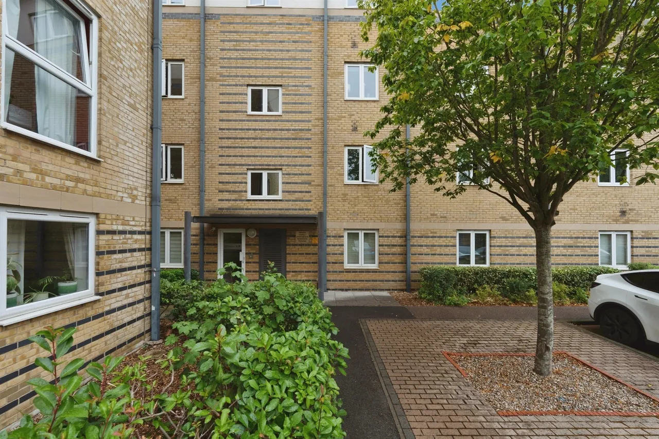 Modena Mews, Watford, photo 4