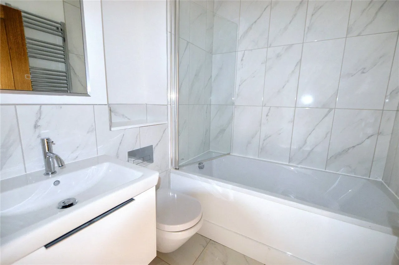 Stanhope Gardens, West Farm, LS24, photo 4
