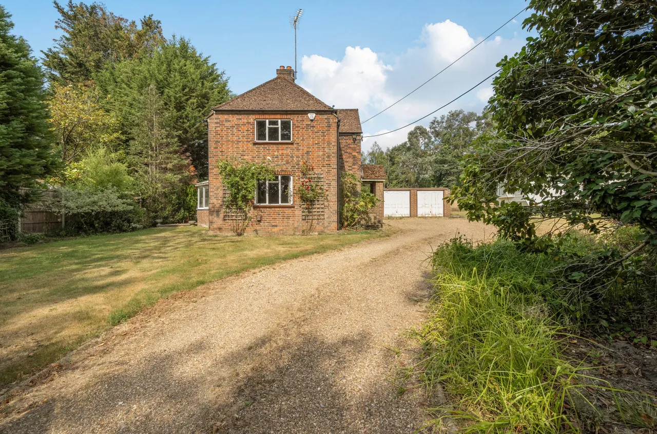 Highams Lane, Chobham, Woking, Surrey, GU24 8TD, photo 17