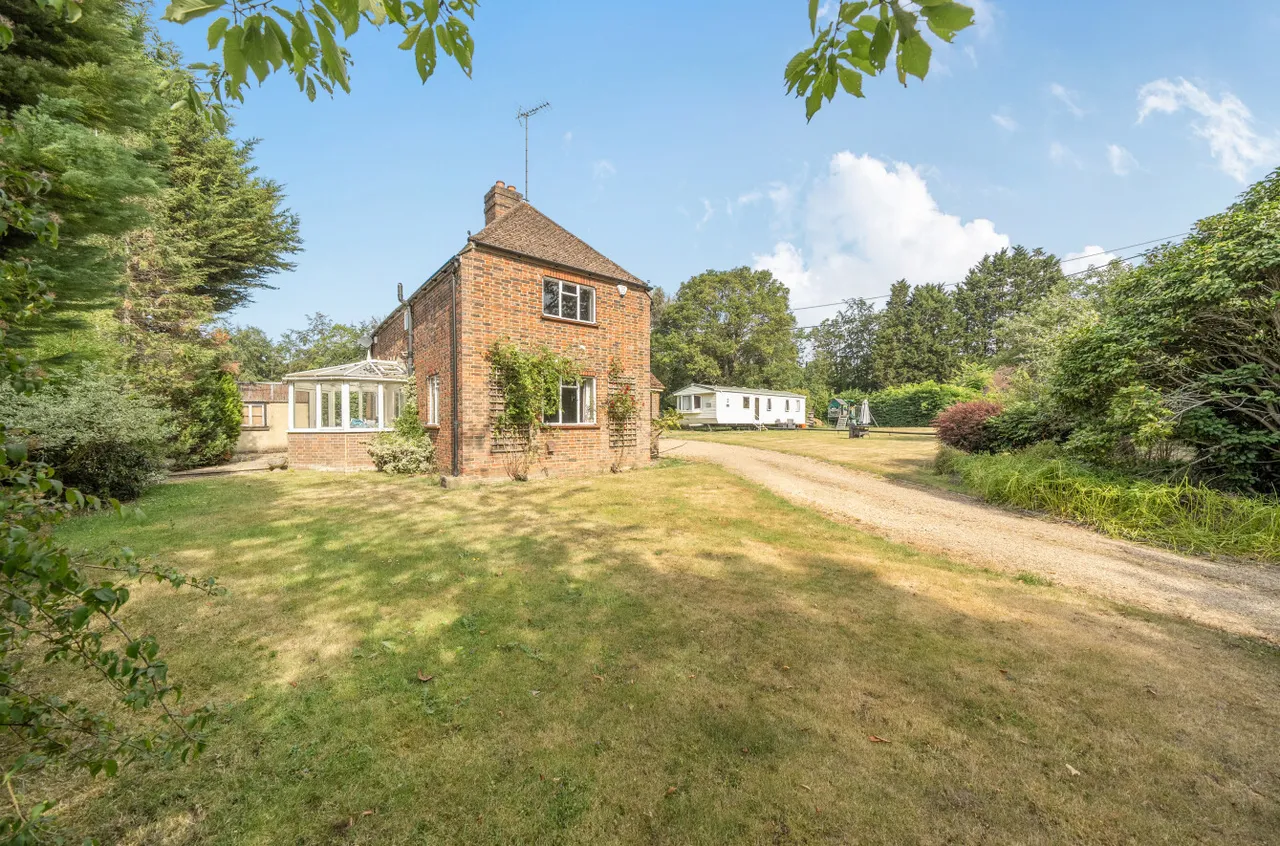 Highams Lane, Chobham, Woking, Surrey, GU24 8TD, photo 20