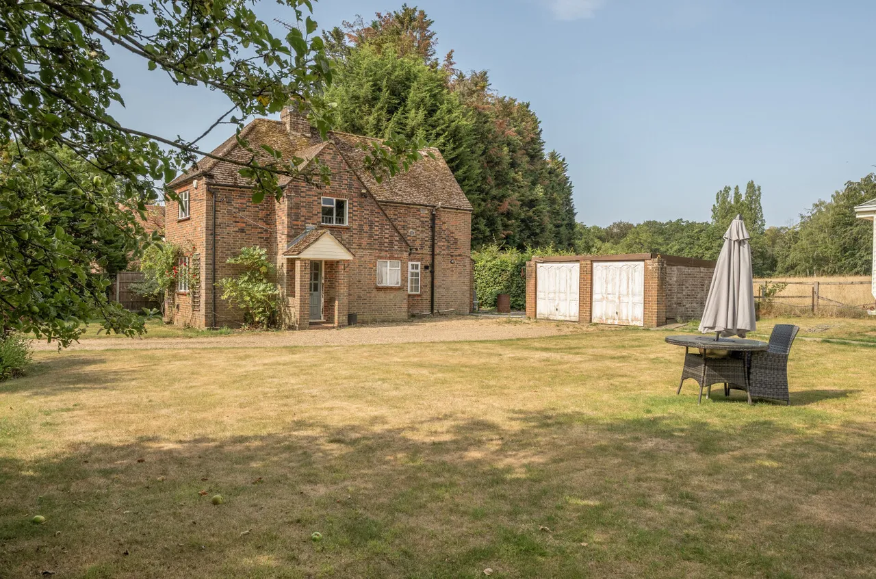 Highams Lane, Chobham, Woking, Surrey, GU24 8TD, photo 21