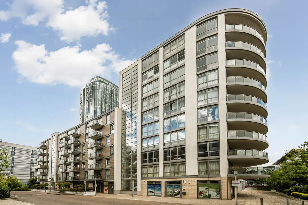 2 bed flat for sale — Burgoyne House, Brentford, TW8 0GB