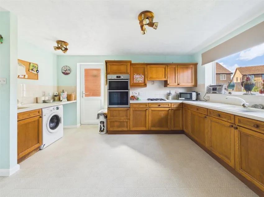 Honeysuckle Drive, Abbeymead, photo 6
