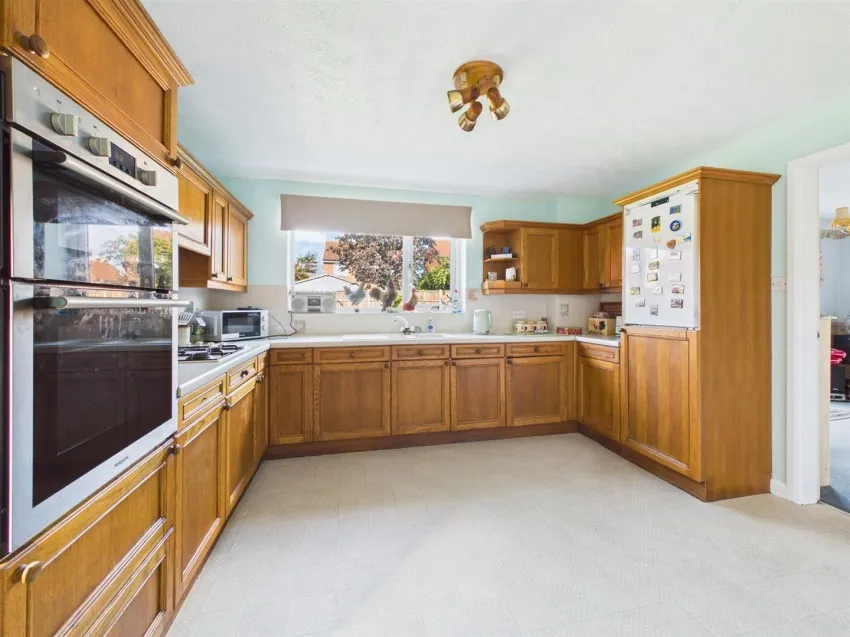 Honeysuckle Drive, Abbeymead, photo 5