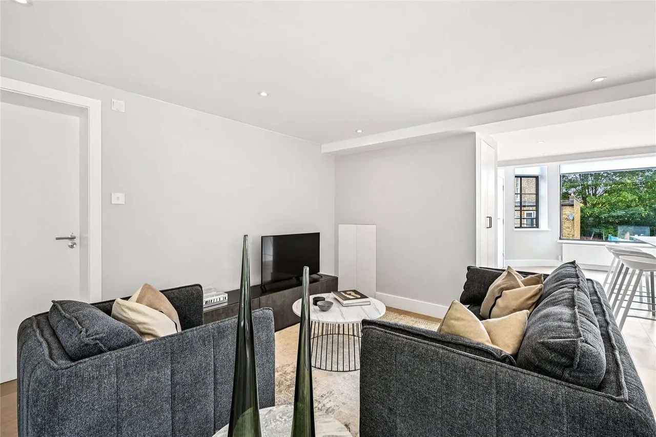 Caxton Gate, 32 Caxton Road, London, W12 8JS, photo 6