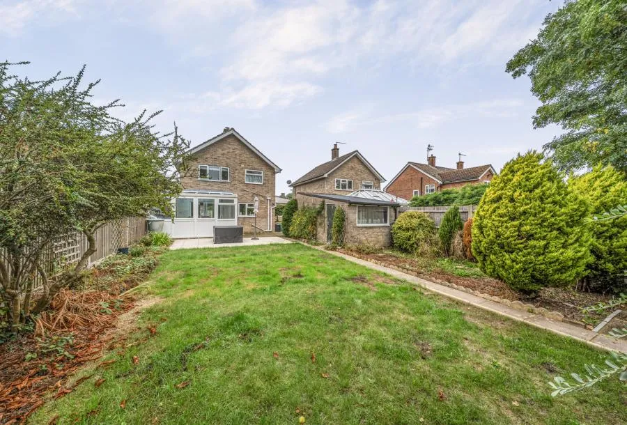 Benhams Drive, Horley, RH6, photo 6