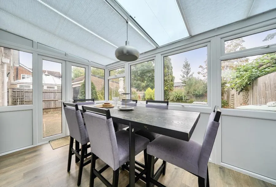 Benhams Drive, Horley, RH6, photo 2