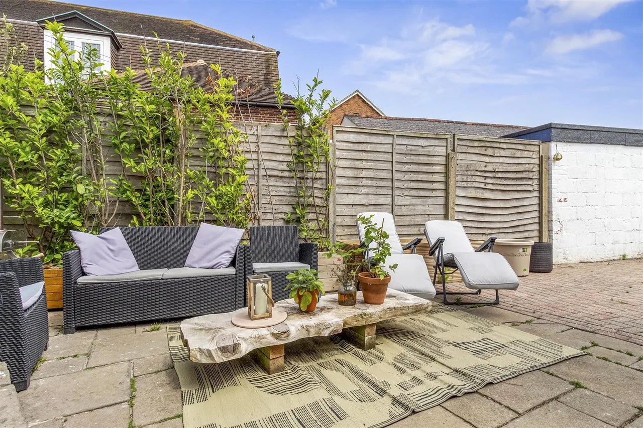 Broomfield Avenue, Worthing, photo 9