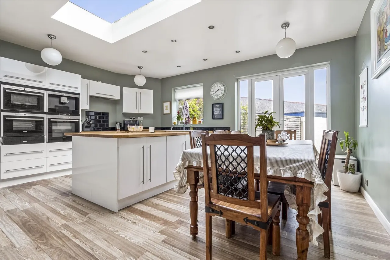 Broomfield Avenue, Worthing, photo 4
