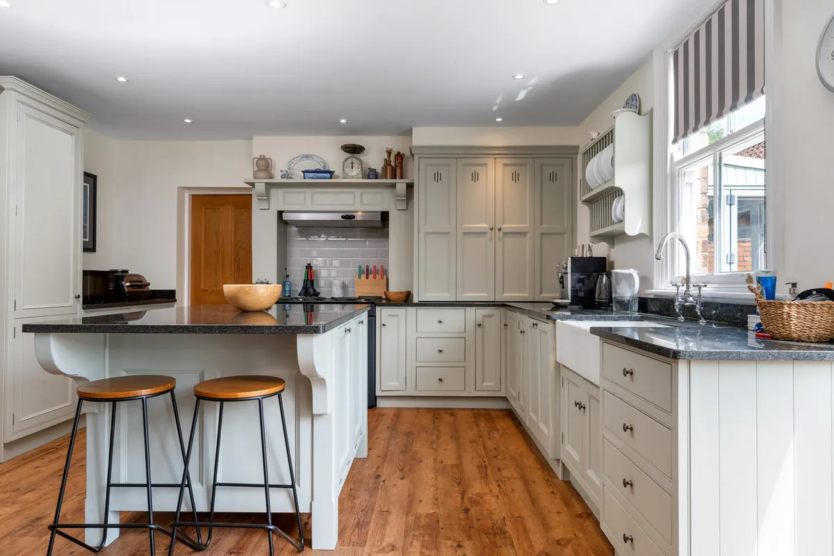 Main Street, Gunthorpe, NG14, photo 6