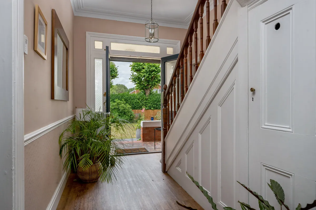 Main Street, Gunthorpe, NG14, photo 3