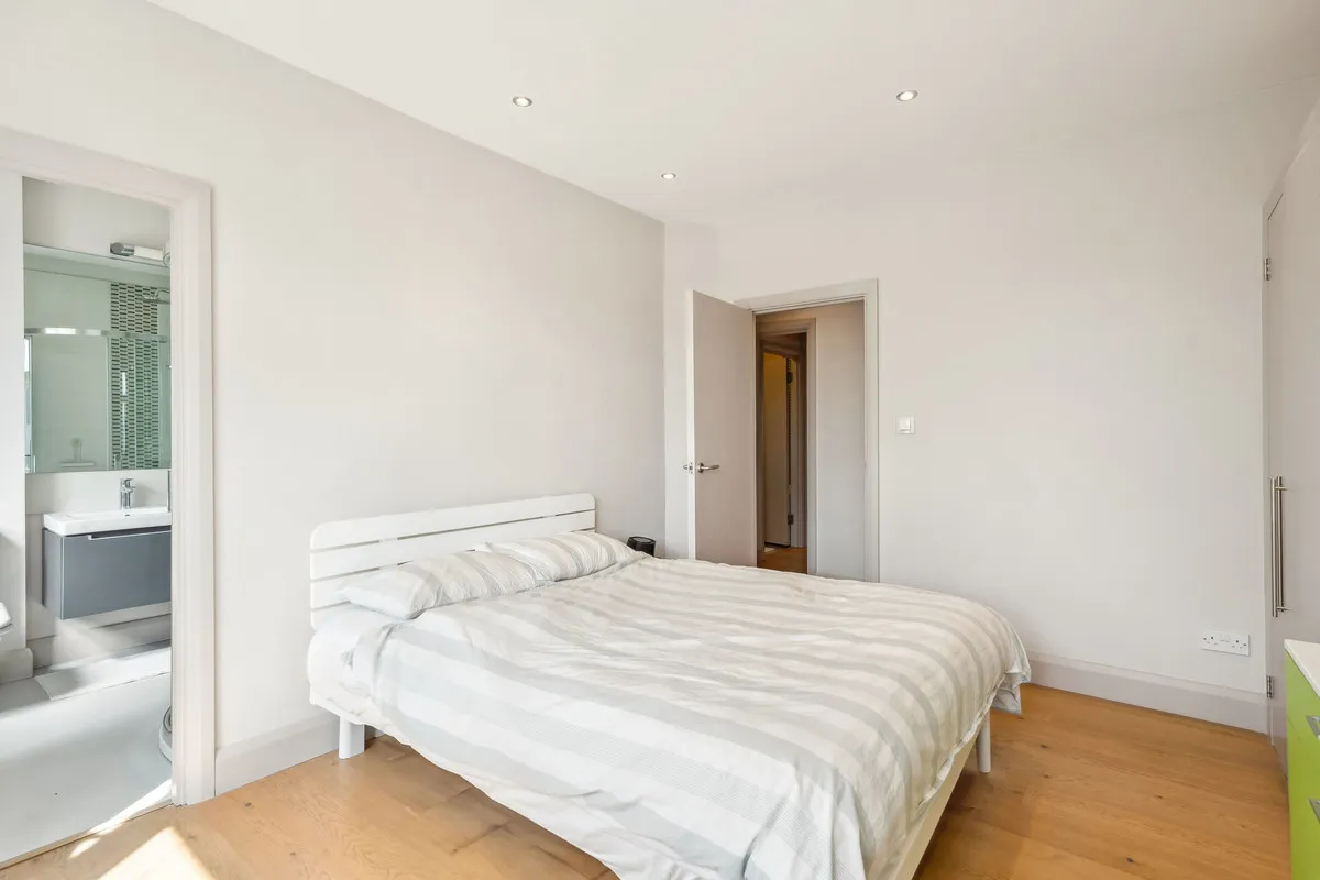 Coombe Lane, West Wimbledon, SW20, photo 13