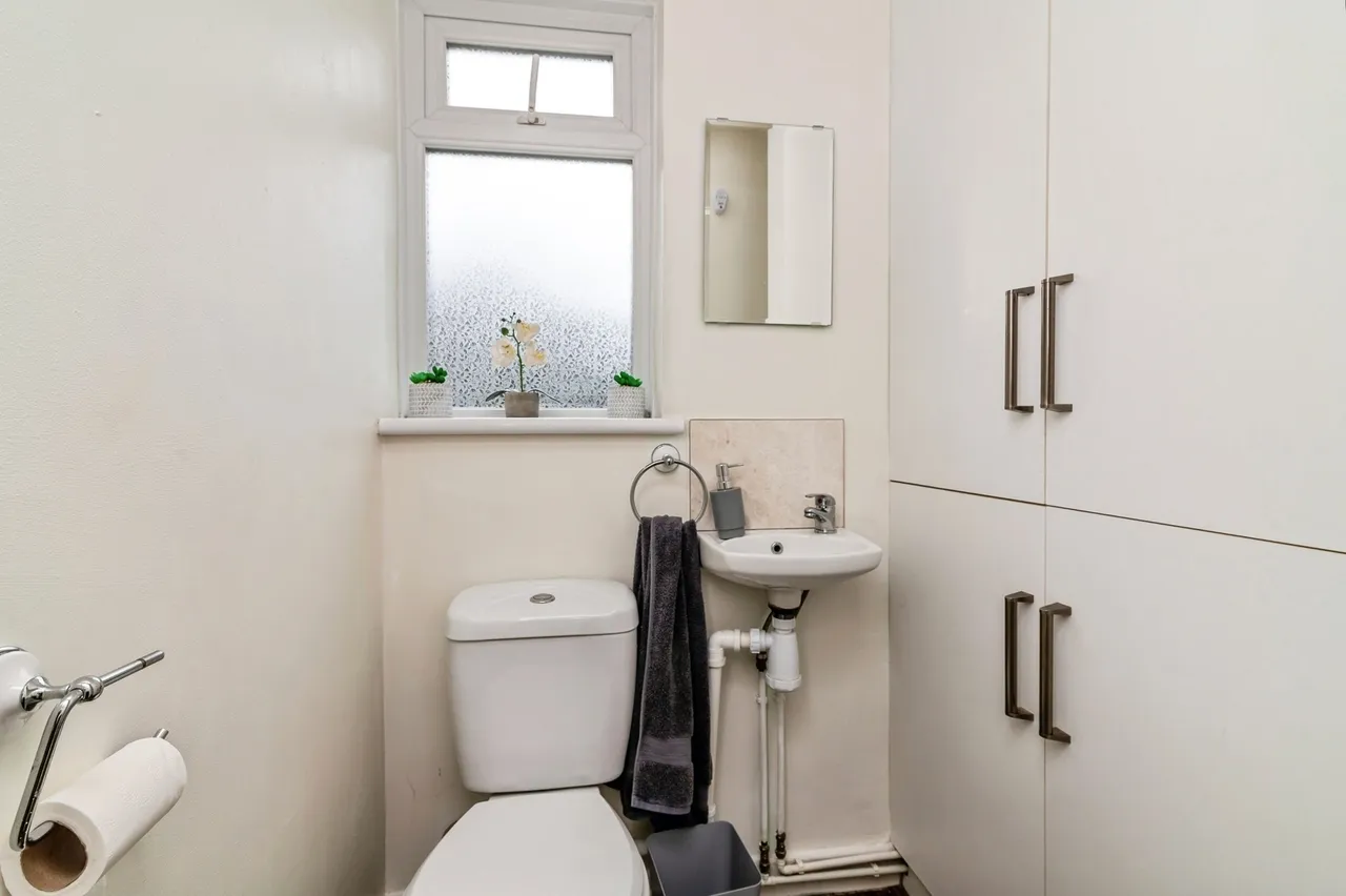 Avebury Close, Nottingham, Nottinghamshire, NG11, photo 4