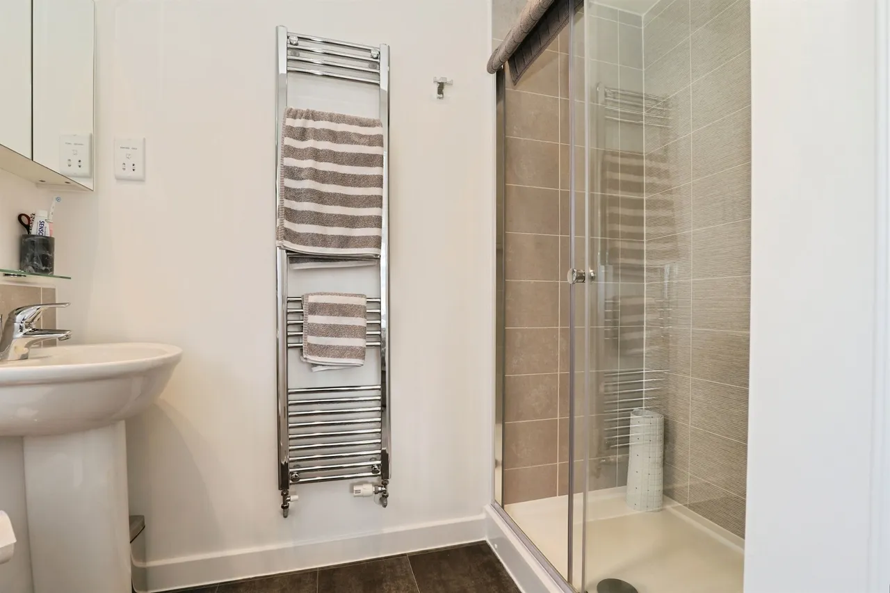 Solent Drive, Spalding, photo 11