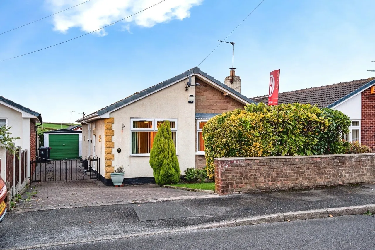 2 bed house for sale, Coltishall Avenue, Bramley, S66