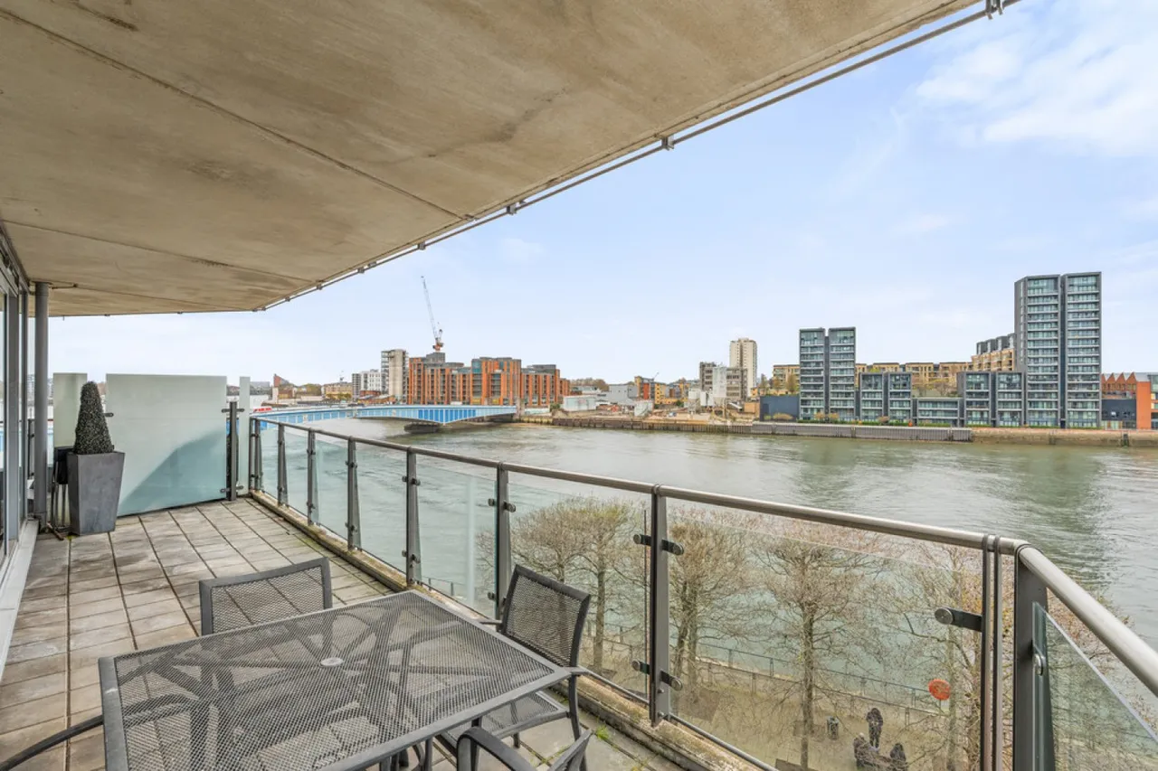 Commodore House, Battersea Reach, photo 7