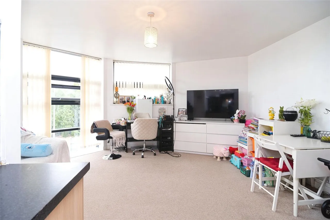 Albany Heights, Hogg Lane, Grays, Essex, RM17, photo 6