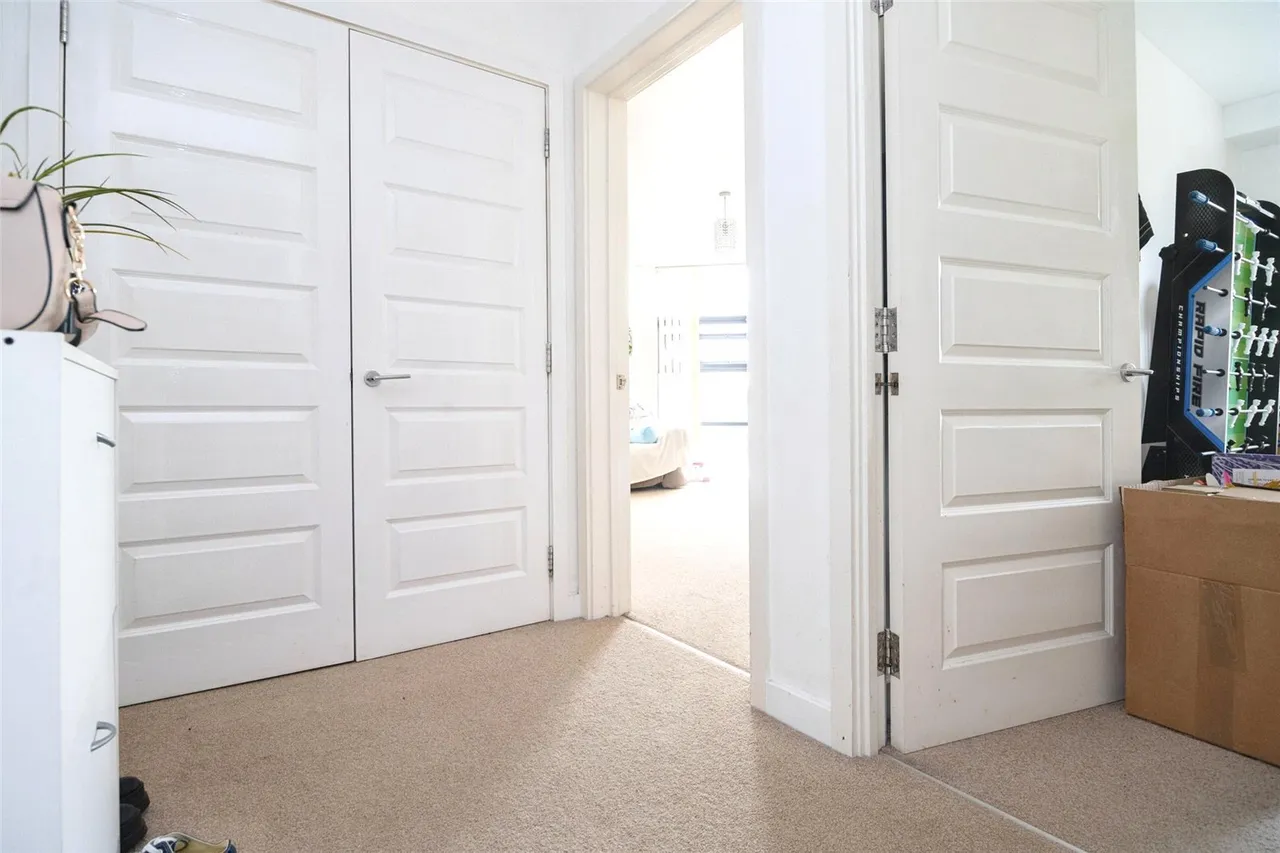 Albany Heights, Hogg Lane, Grays, Essex, RM17, photo 5