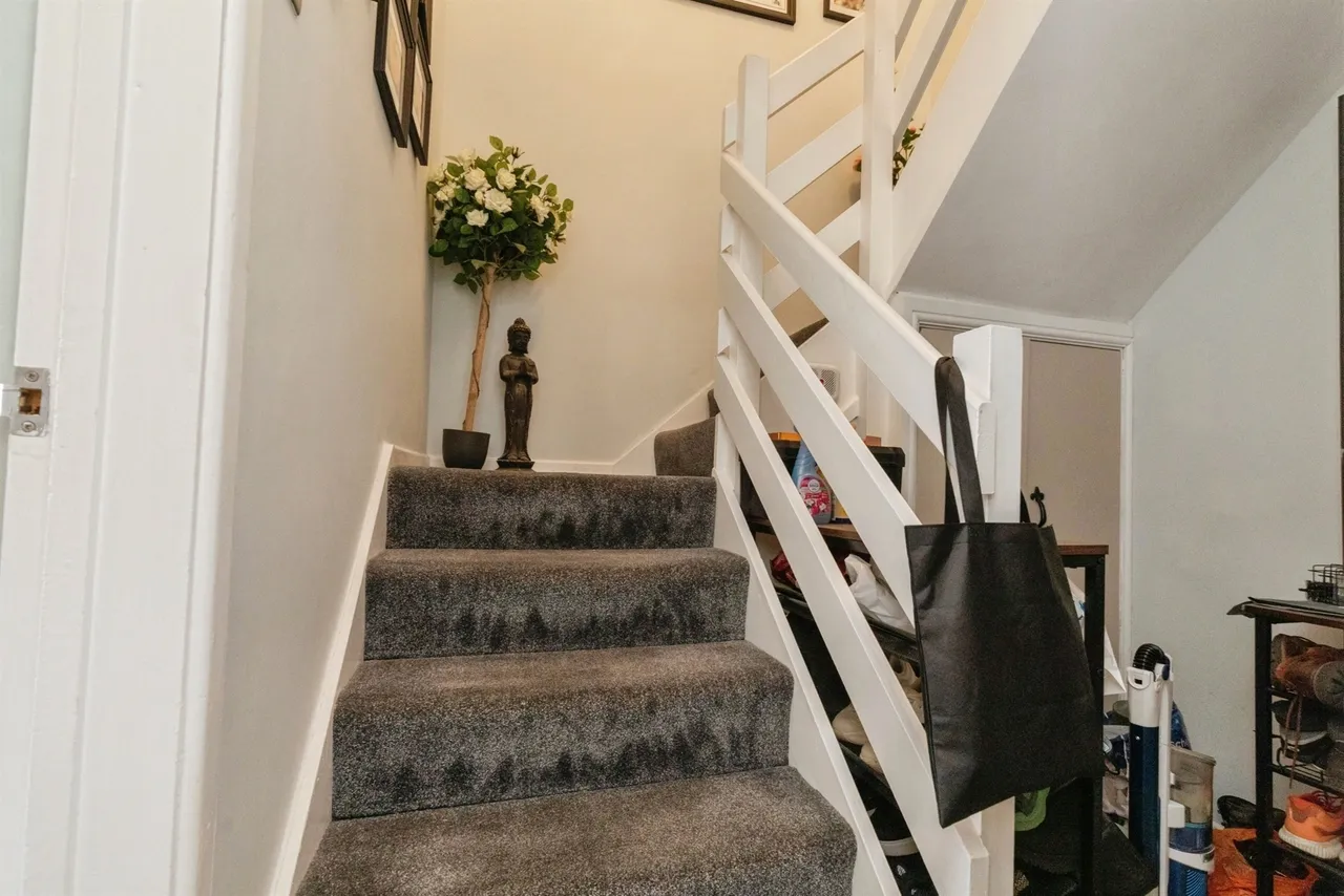 Chevening Close, Stoke Gifford, Bristol, photo 9