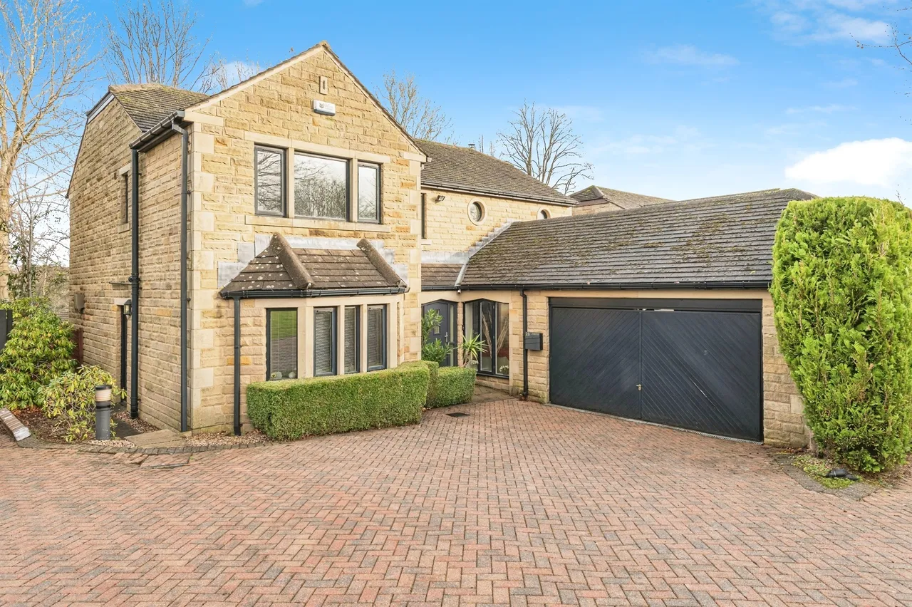 Dingley Road, Huddersfield, photo 3