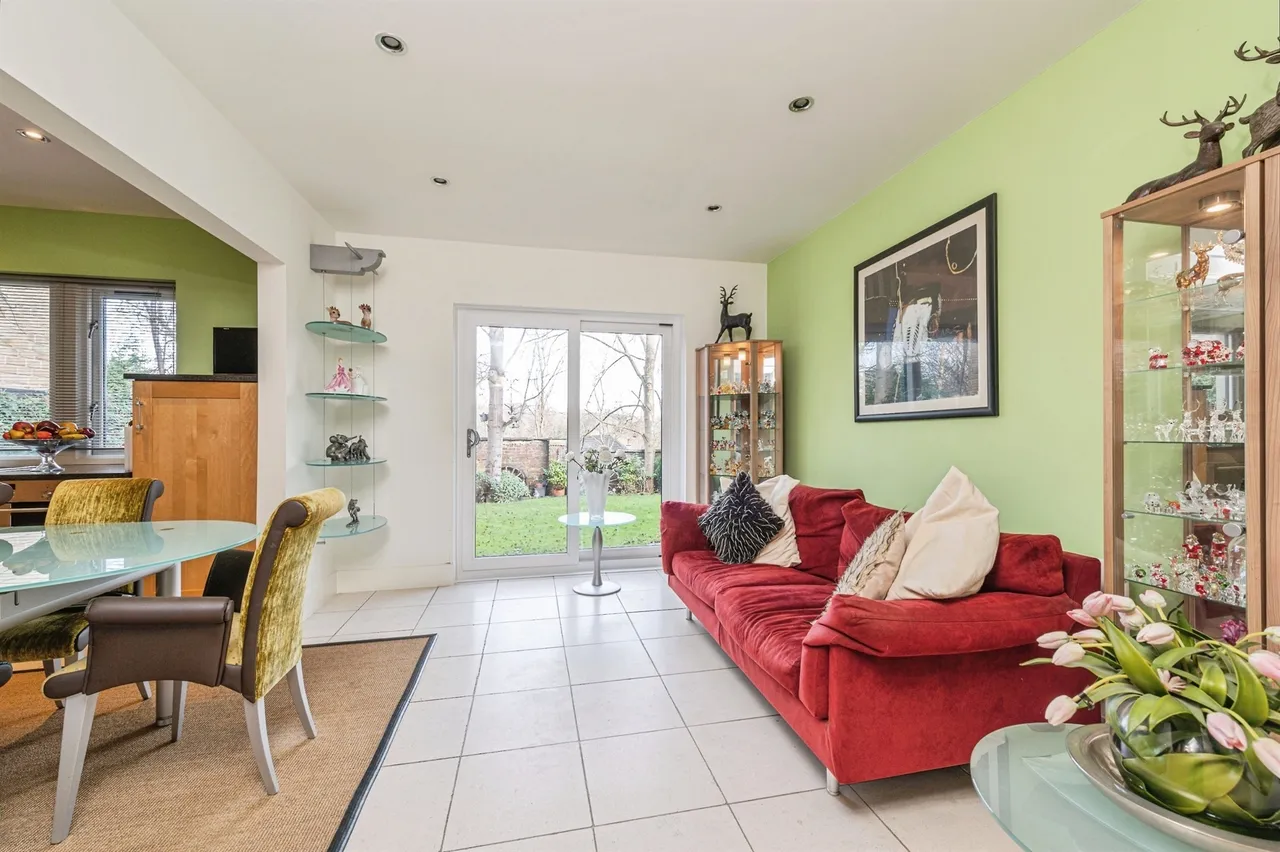 Dingley Road, Huddersfield, photo 6