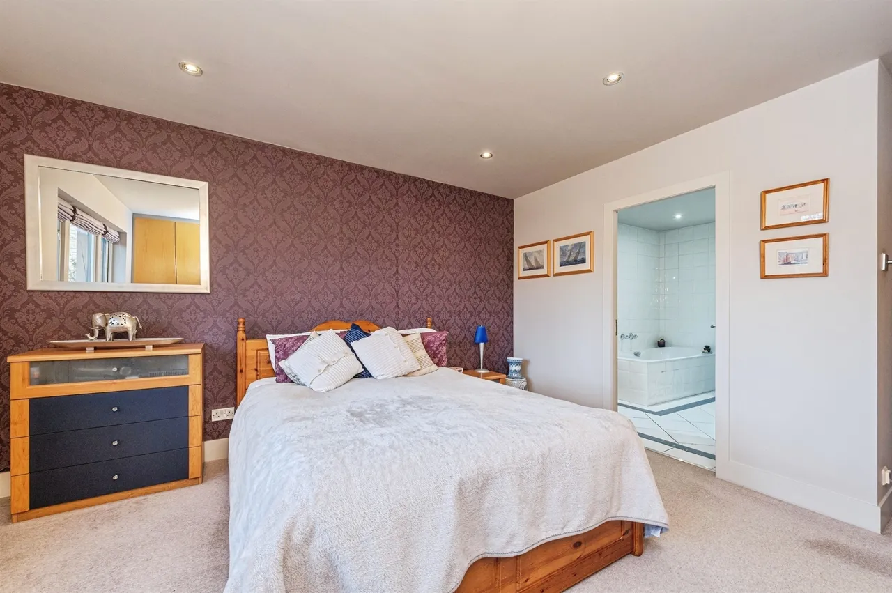 Dingley Road, Huddersfield, photo 9