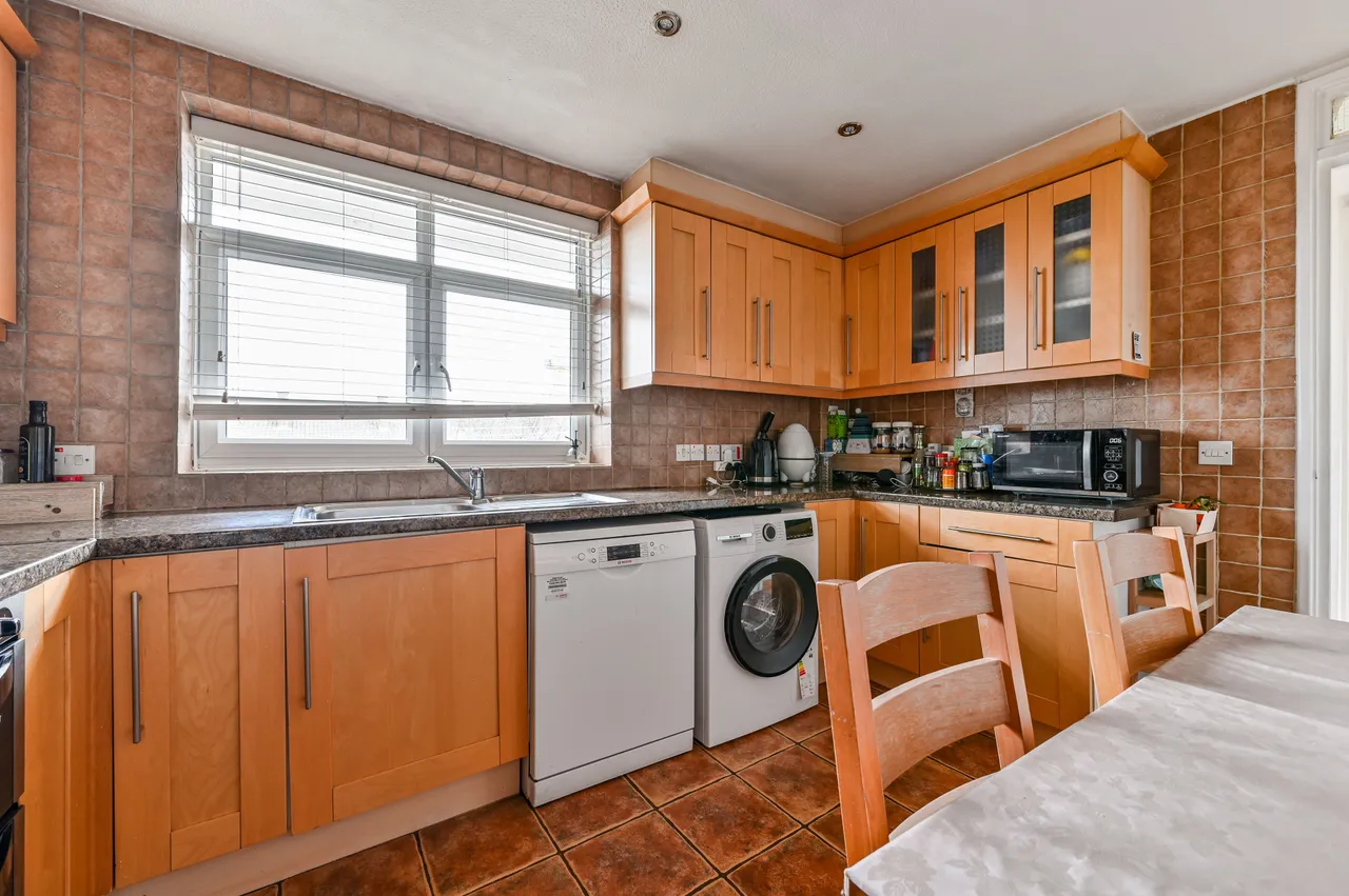 31 Coombe House, Dalmeny Avenue, London, photo 2