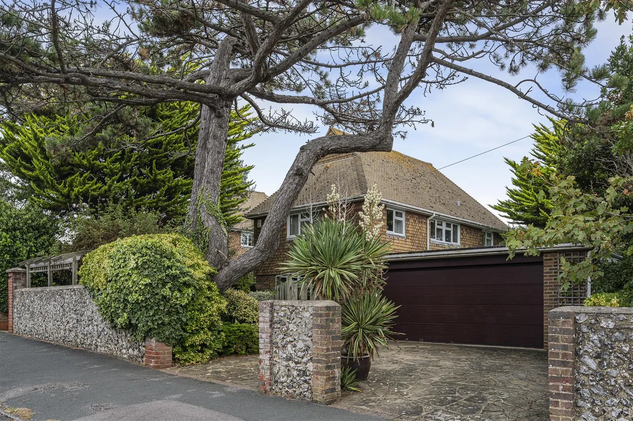 4 bed house for sale, Southdown Road, Seaford