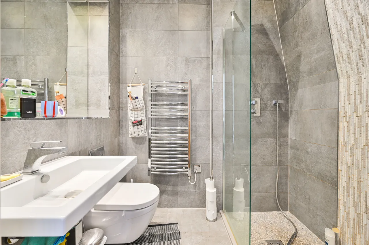 7 Eliza House, 38 Glasshill Street, London, photo 9