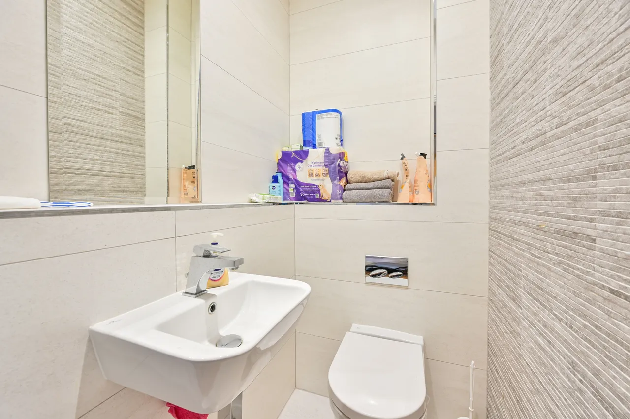 7 Eliza House, 38 Glasshill Street, London, photo 11