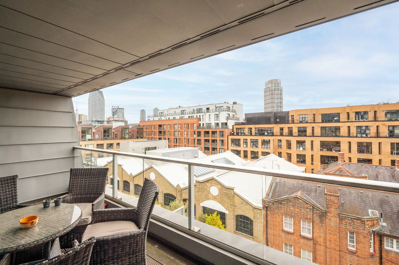 7 Eliza House, 38 Glasshill Street, London, photo 4