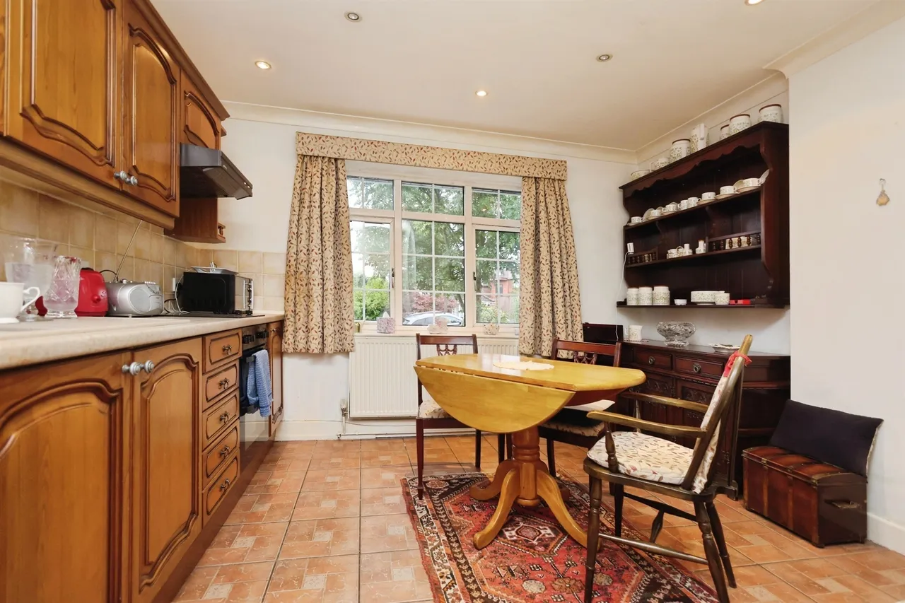 Acres Road, BRIERLEY HILL, photo 9
