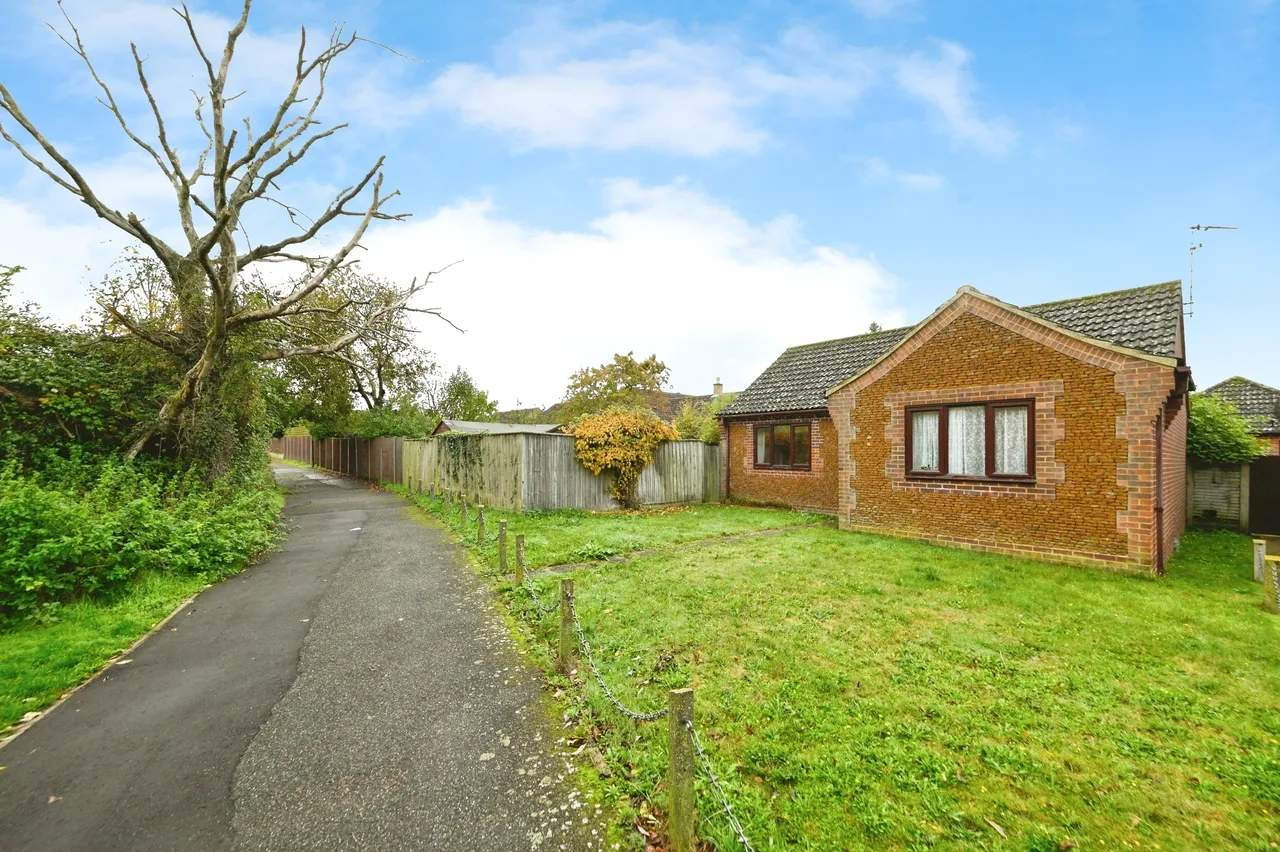 2 bed house for sale — Finsbury Close, Downham Market, Norfolk, PE38