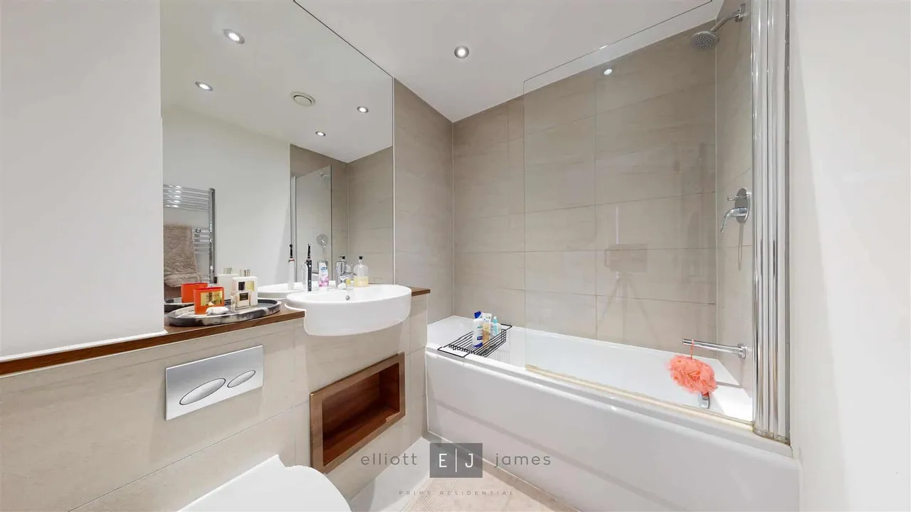 The Broadway, Loughton, IG10, photo 8