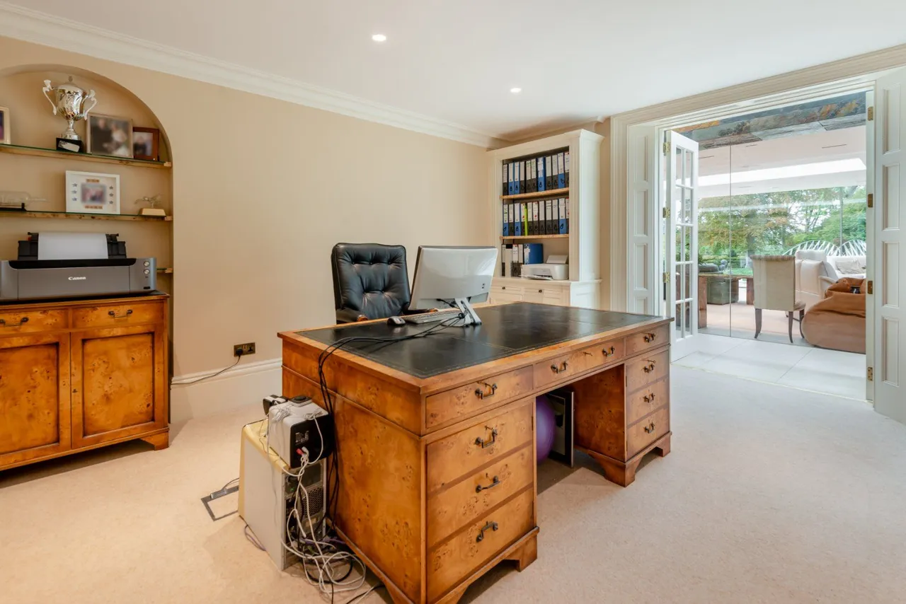 Theale, Reading, RG7, photo 27