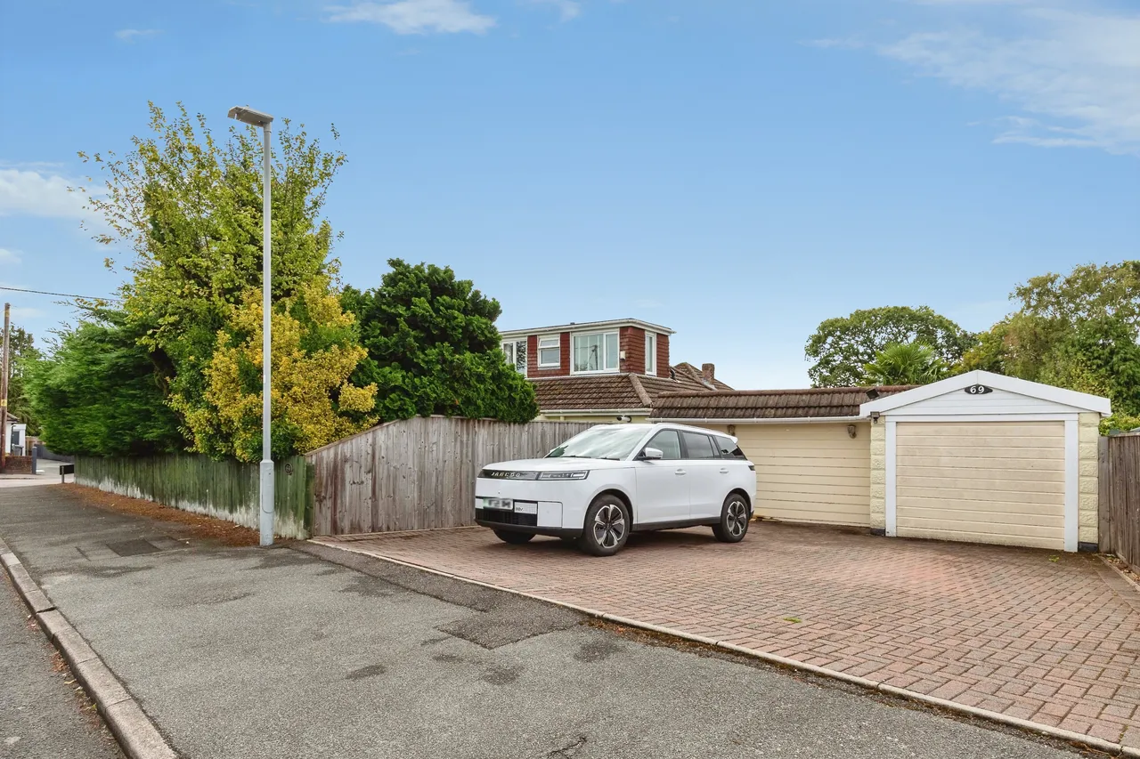 High Howe Lane, Bournemouth, BH11, photo 30