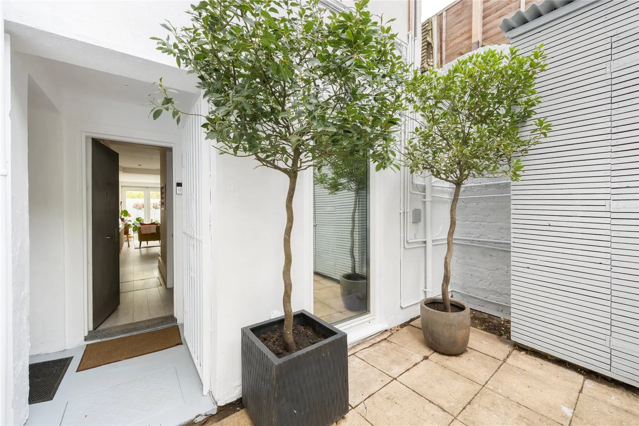 Brondesbury Road, Queen's Park, NW6, photo 17