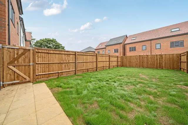 Francis Avenue, Aylesbury, HP21, photo 24