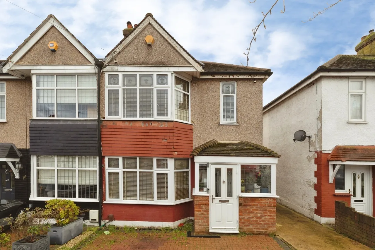 3 bed house for sale — Trelawney Road, Ilford, IG6